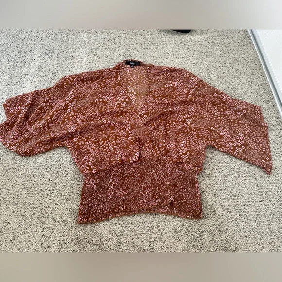 Lulu’s Floral Print Sheer Smocked Top size Medium - Picture 3 of 8